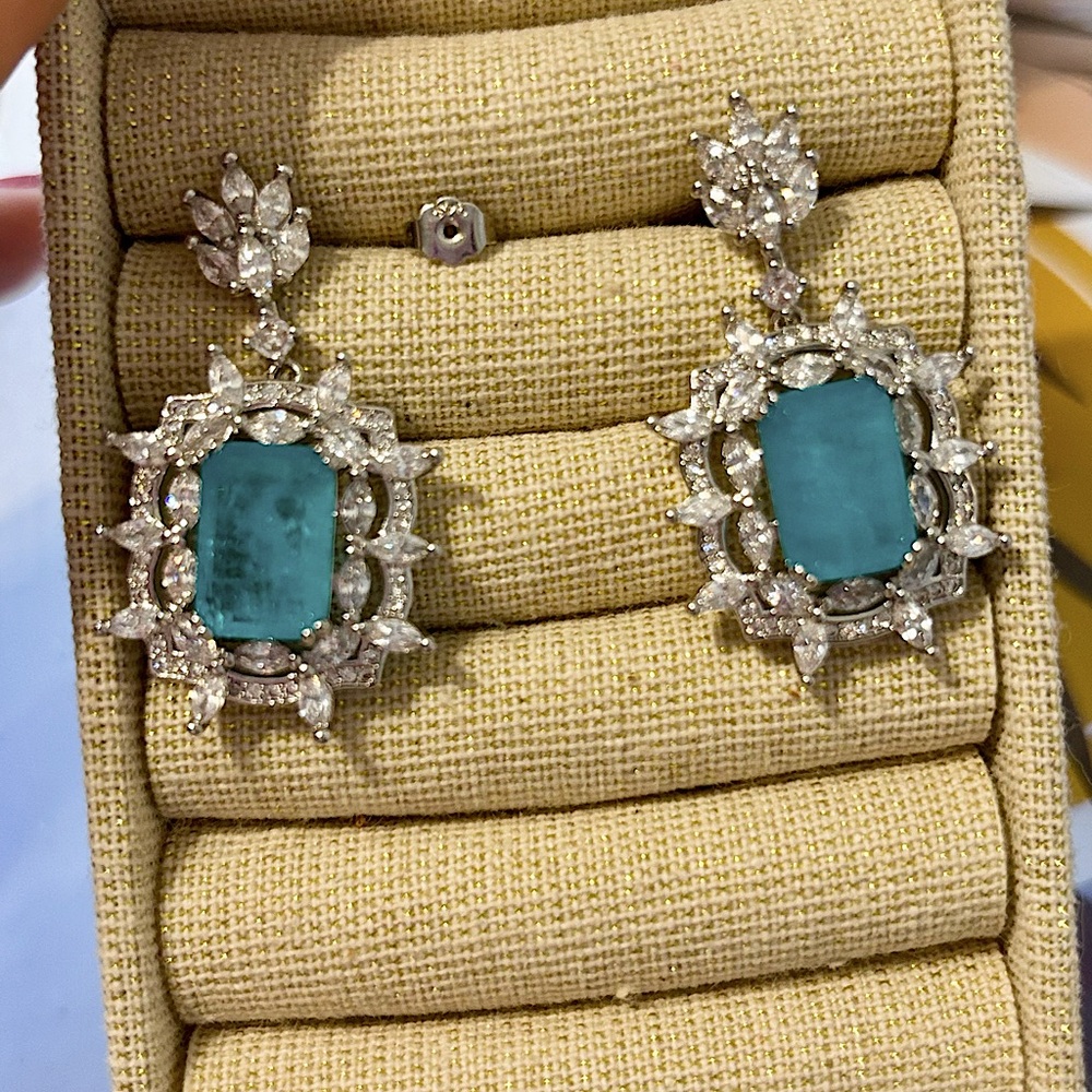 Fine earrings in original 925 silver with paraiba tourmaline stones ✨👸🏻